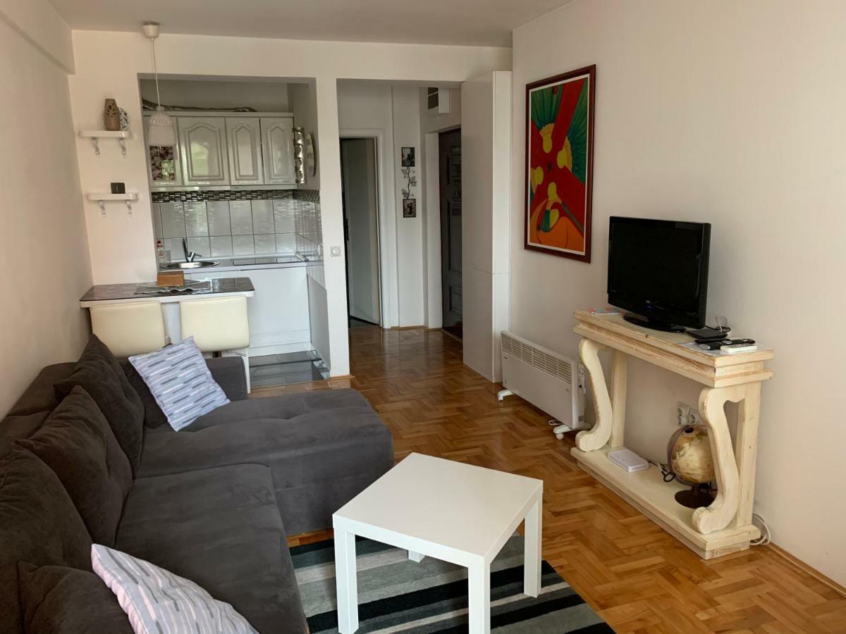 Trident Apartments Ni Dış mekan fotoğraf